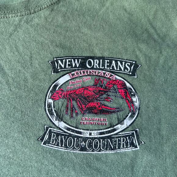 New Orleans “Bayou Country” Crawfish Graphic T-Shirt Green Crew Neck Men’s S/M - Picture 2 of 6